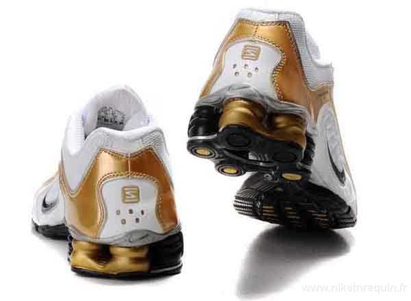 Nike Shox R5 baskets courir en or blanc (3)